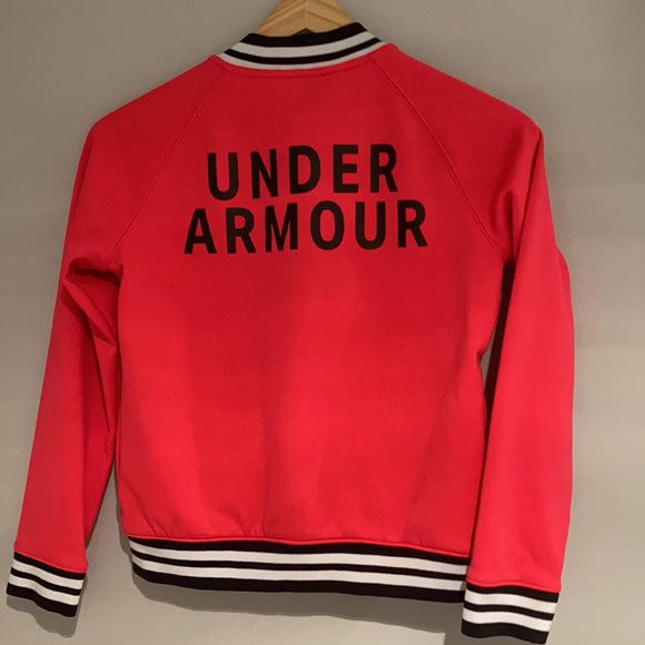 UNDER ARMOUR Size M EUC - Picture 2 of 4